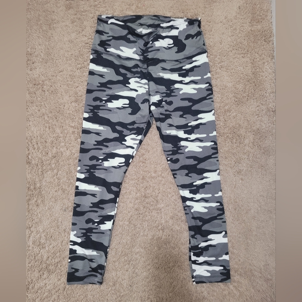 Brand new black and white camo leggings